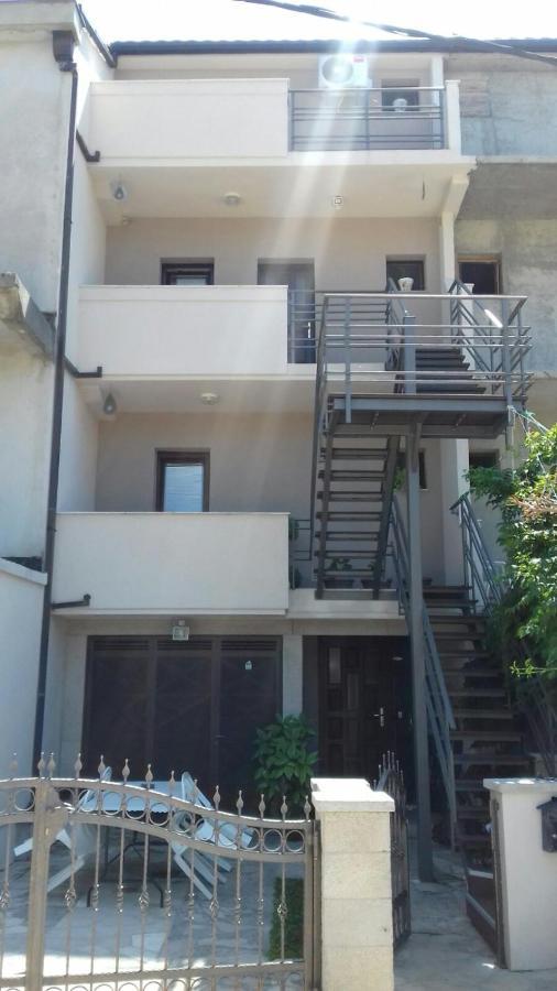 Apartmani Ivkovic+ 特雷比涅 外观 照片