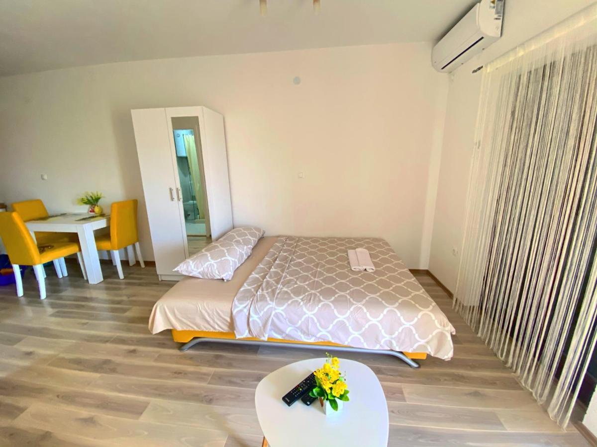 Apartmani Ivkovic+ 特雷比涅 外观 照片