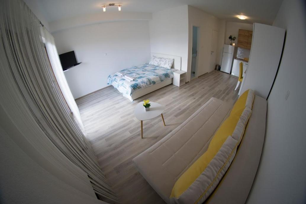 Apartmani Ivkovic+ 特雷比涅 外观 照片