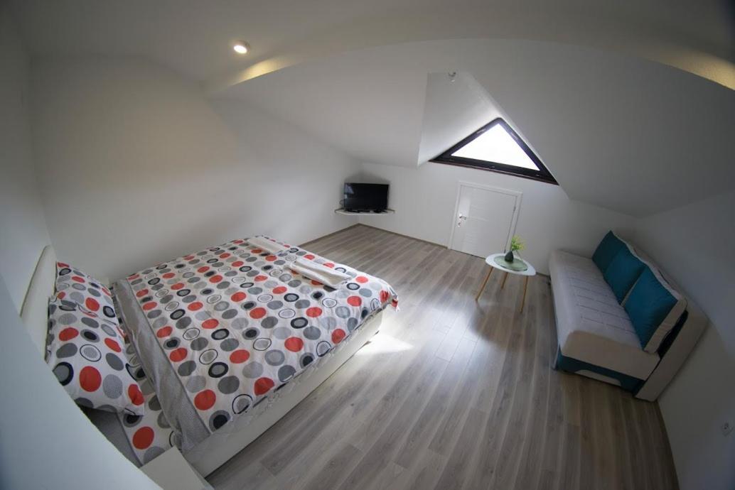 Apartmani Ivkovic+ 特雷比涅 外观 照片
