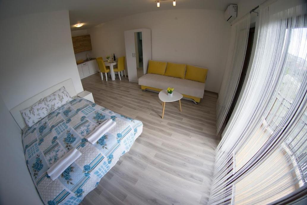 Apartmani Ivkovic+ 特雷比涅 外观 照片